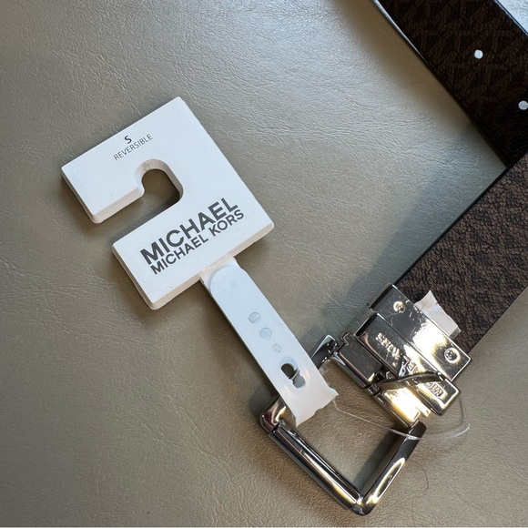 NWT MICHAEL KORS Signature Monogram Logo Brow Black Reversible Belt size S L12 - Picture 8 of 8